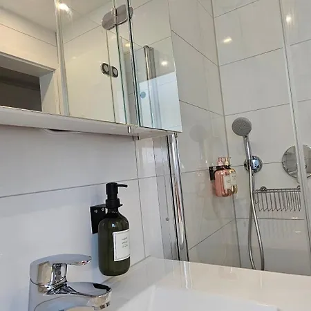 Exotic Tropical Palace - Comfyhome Daire