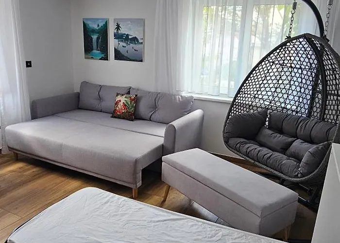 Exotic Tropical Palace - Comfyhome