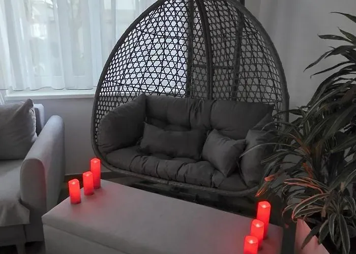 Exotic Tropical Palace - Comfyhome *